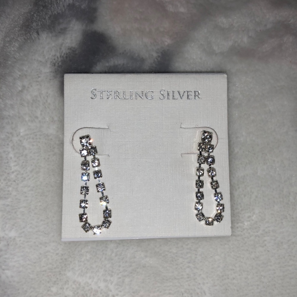 teardrop shaped earnings